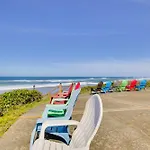 Oceanfront Oregon Retreat - Pool, Sauna And Patio!