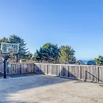 Cookie\'S Beach House