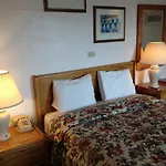 Cozy Cove Beachfront Resort Inn