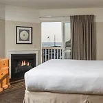Looking Glass Inn