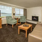 Looking Glass Inn