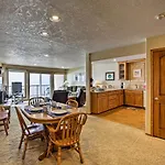 Lincoln Beach Condo With Balcony And Ocean Views!