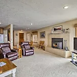 Lincoln Beach Condo With Balcony And Ocean Views!