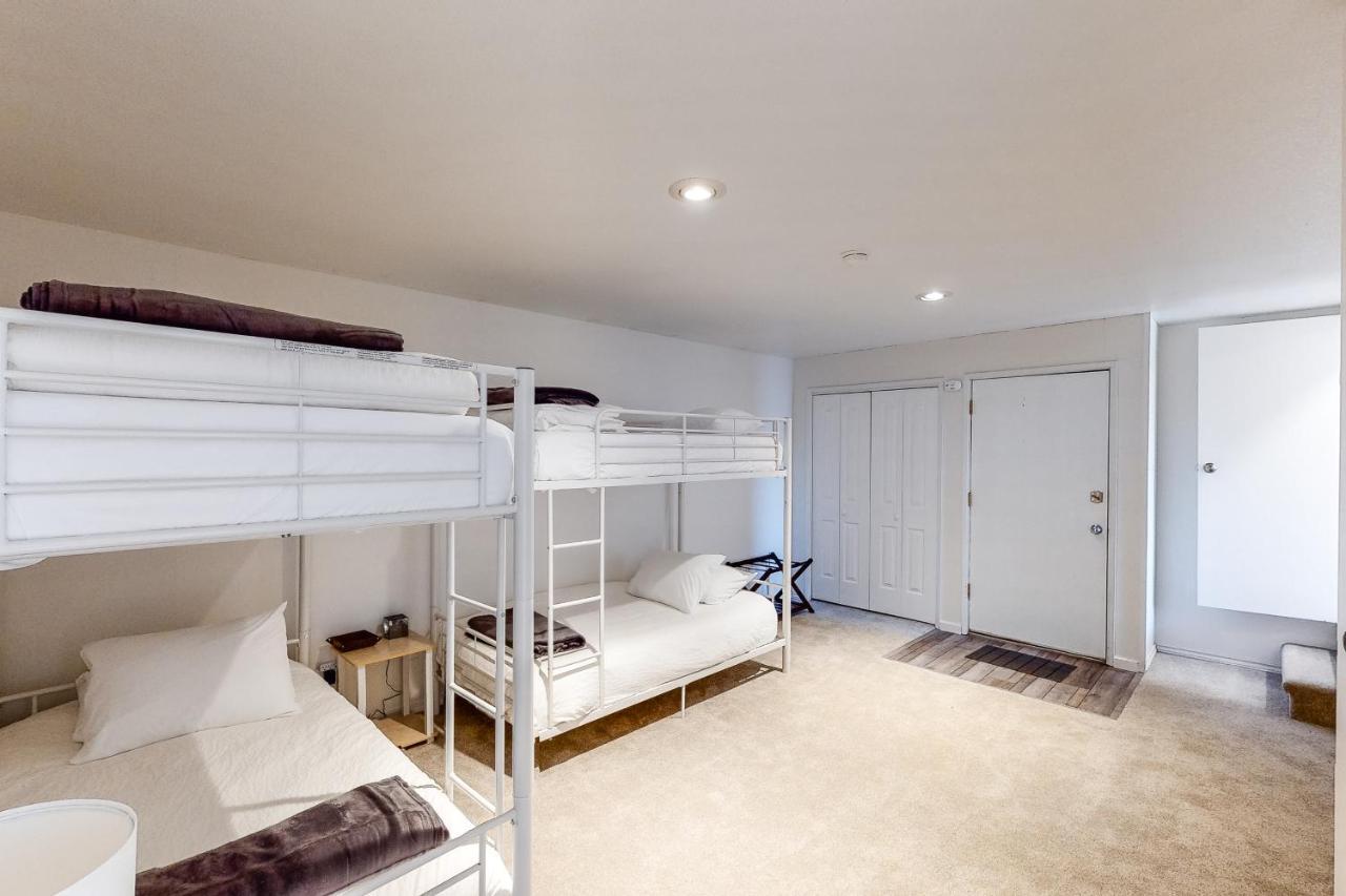 Holiday home Shearwater House And *