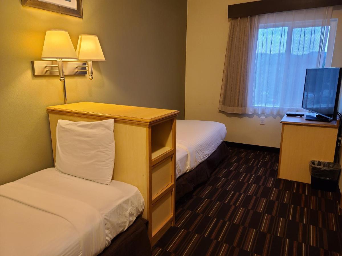 At Wecoma Hotel