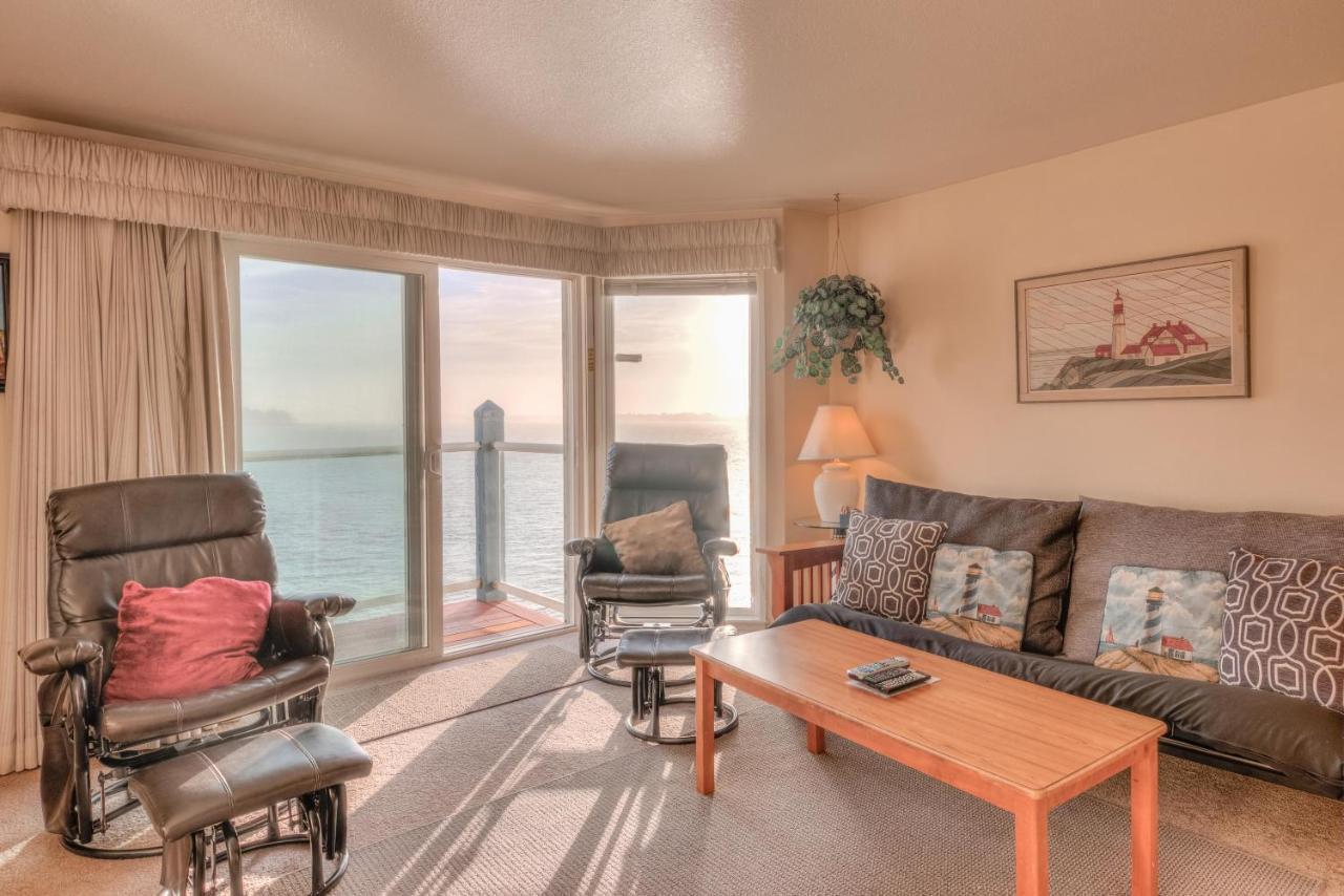 Dock Of The Bay 305