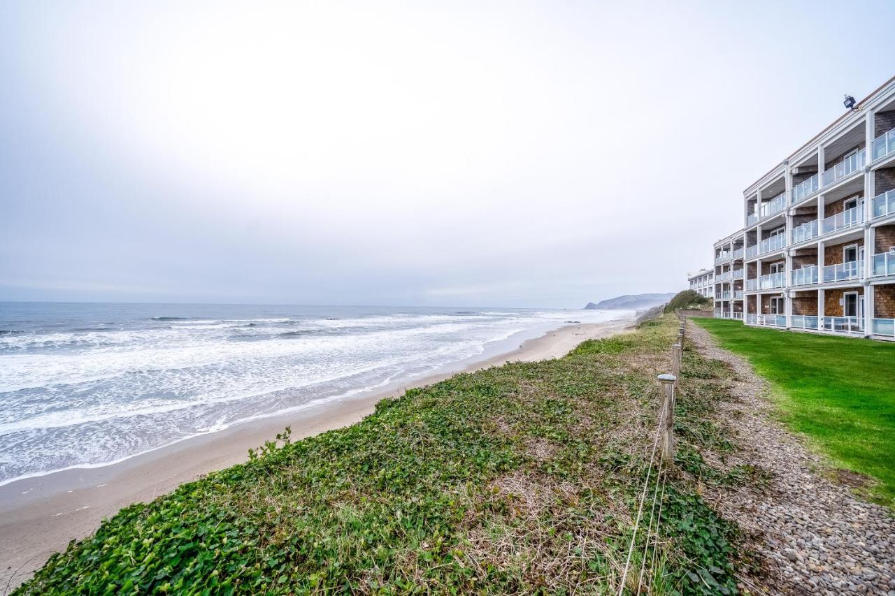 Oceanfront Contemporary Lincoln City