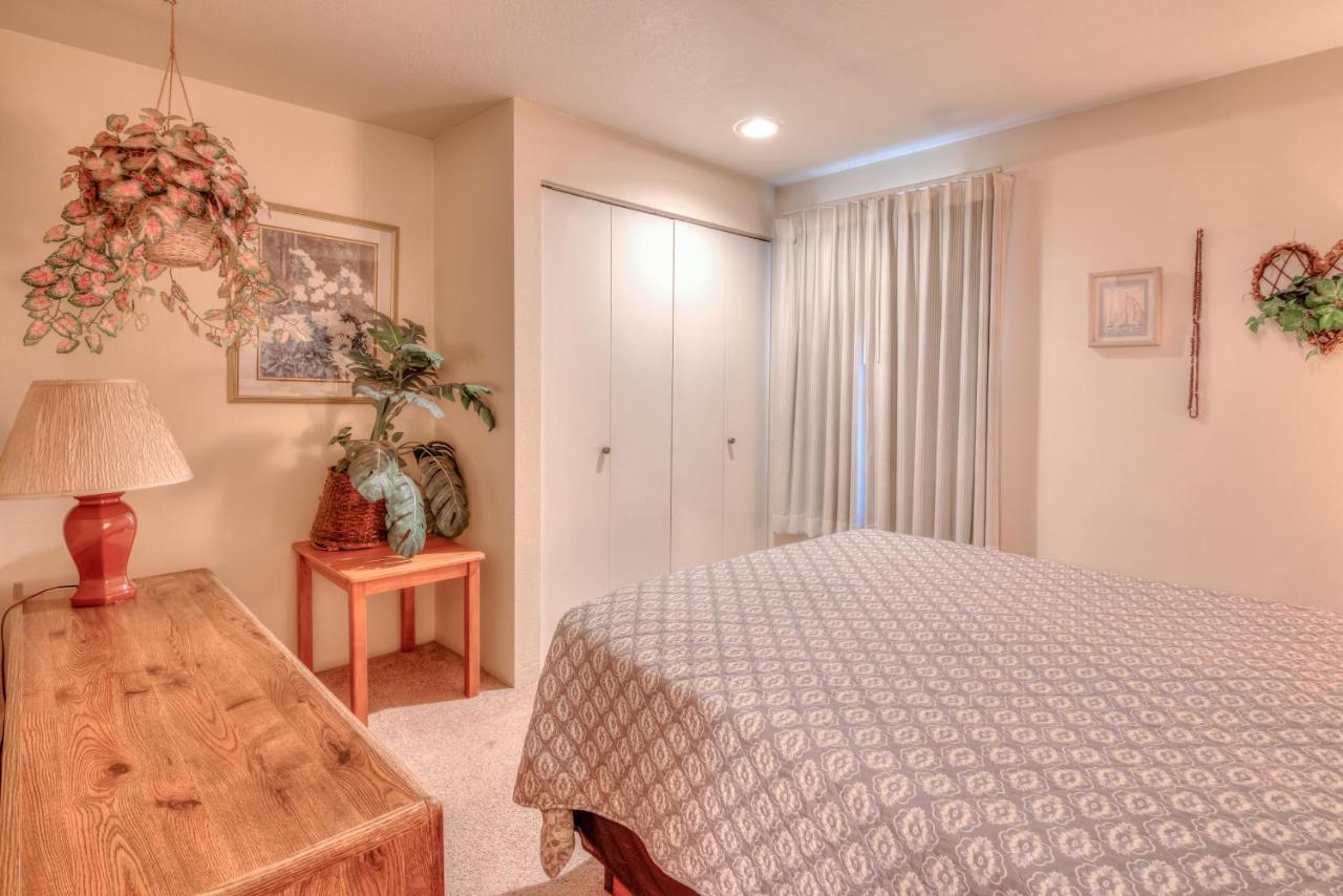 Holiday home Dock Of The Bay 305