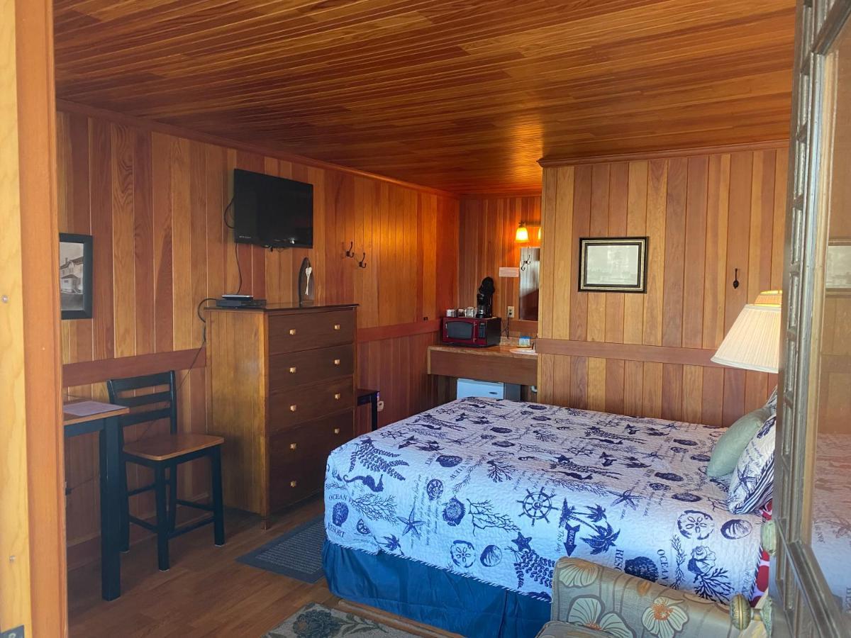 Whistling Winds Motel 2*