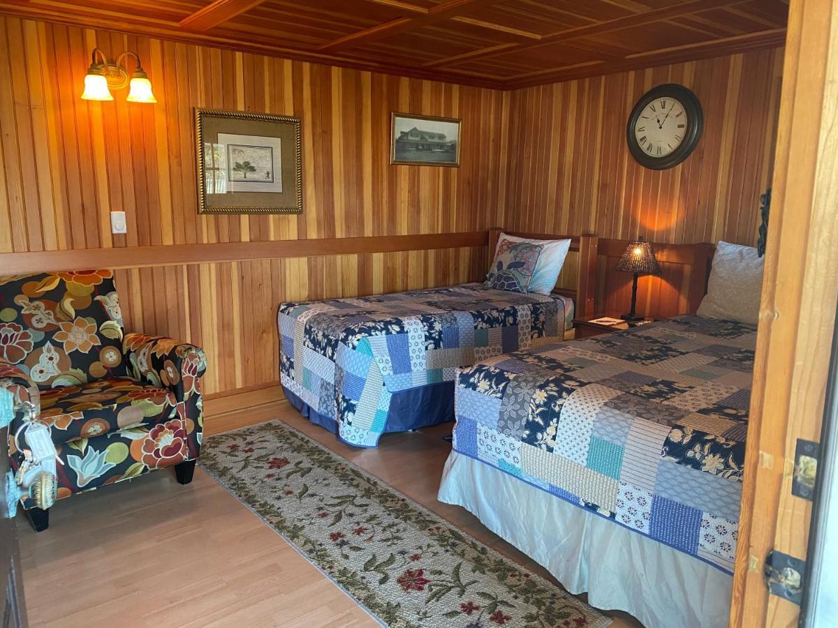 Whistling Winds Motel