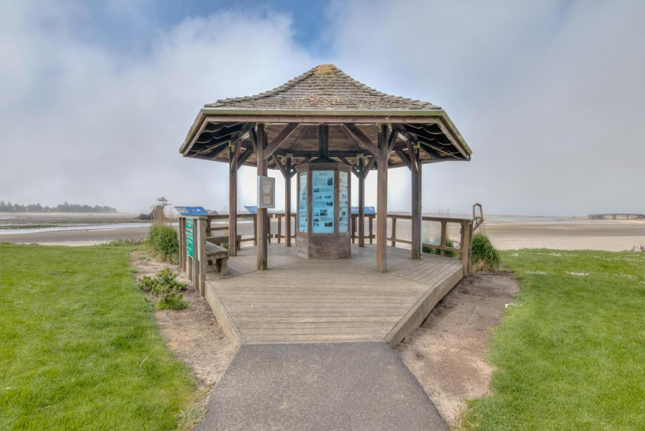 Birds Nest * Lincoln City