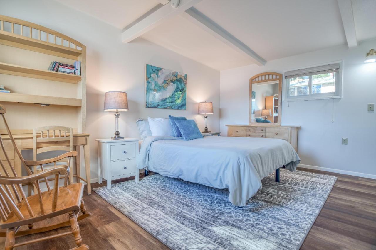 Regatta Park House *