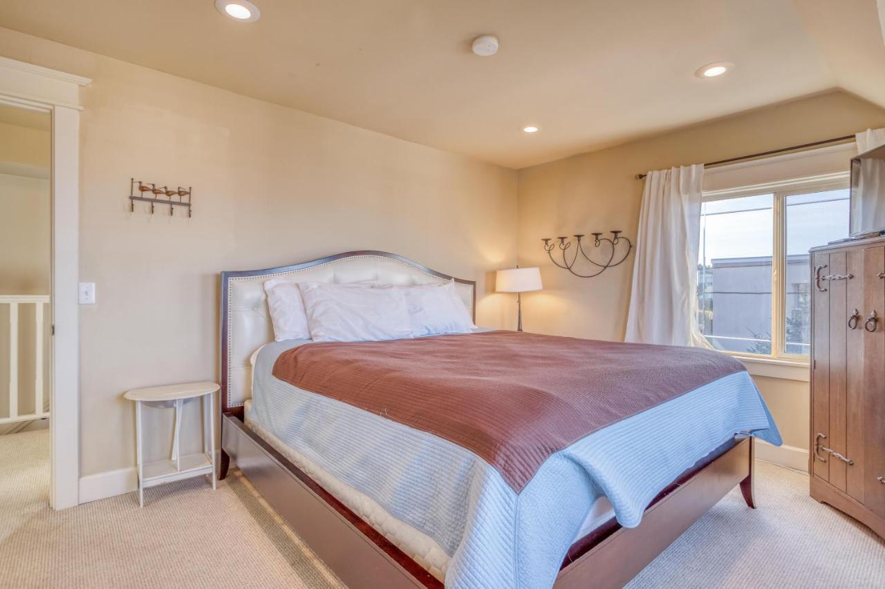 Chandler House * Lincoln City