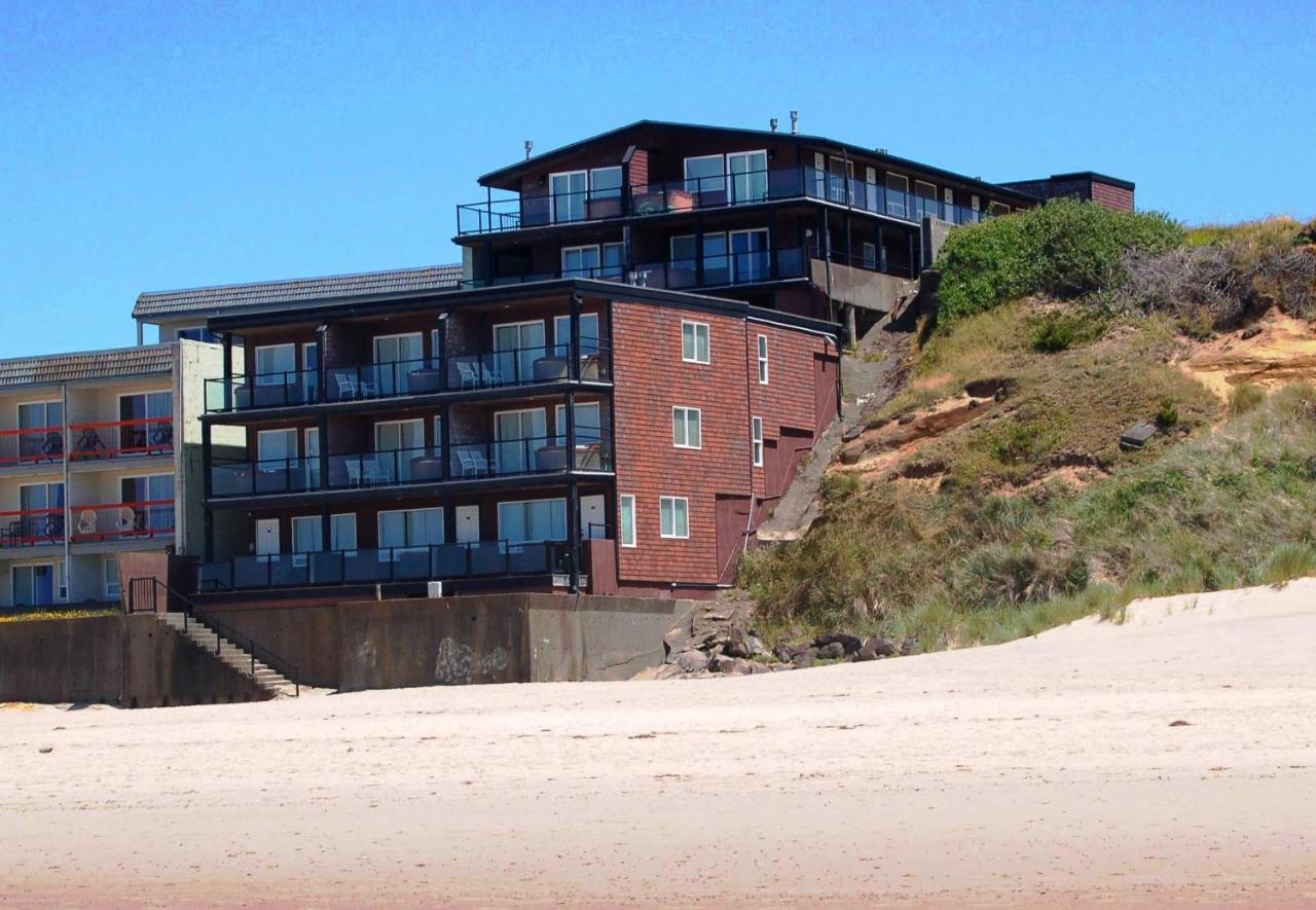 Beachfront Manor Hotel 3*