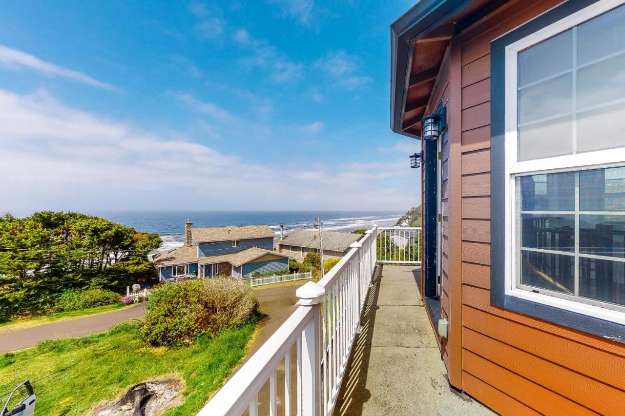 Lighthouse View * Lincoln City