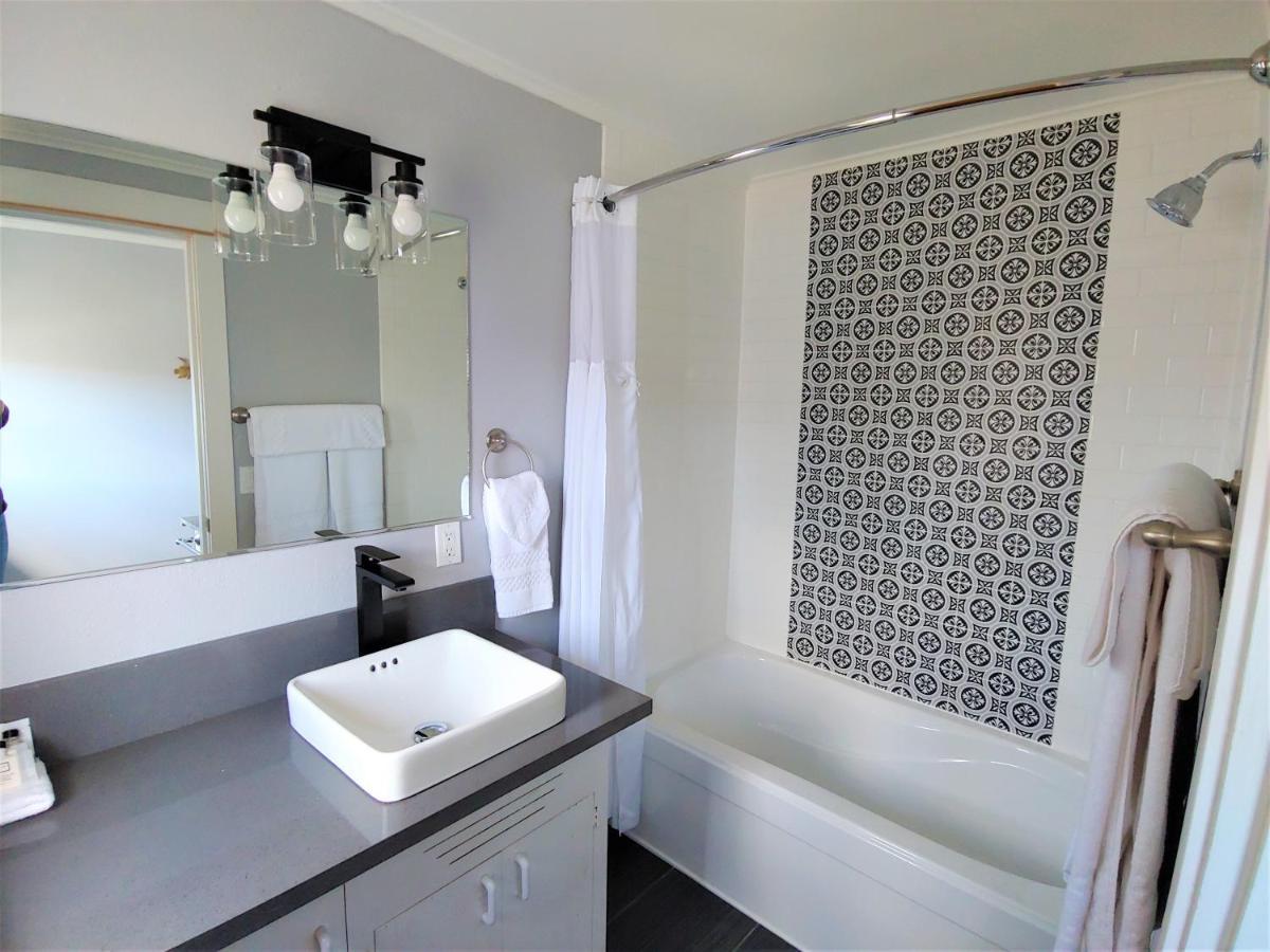 Captains Quarter's Beach House *