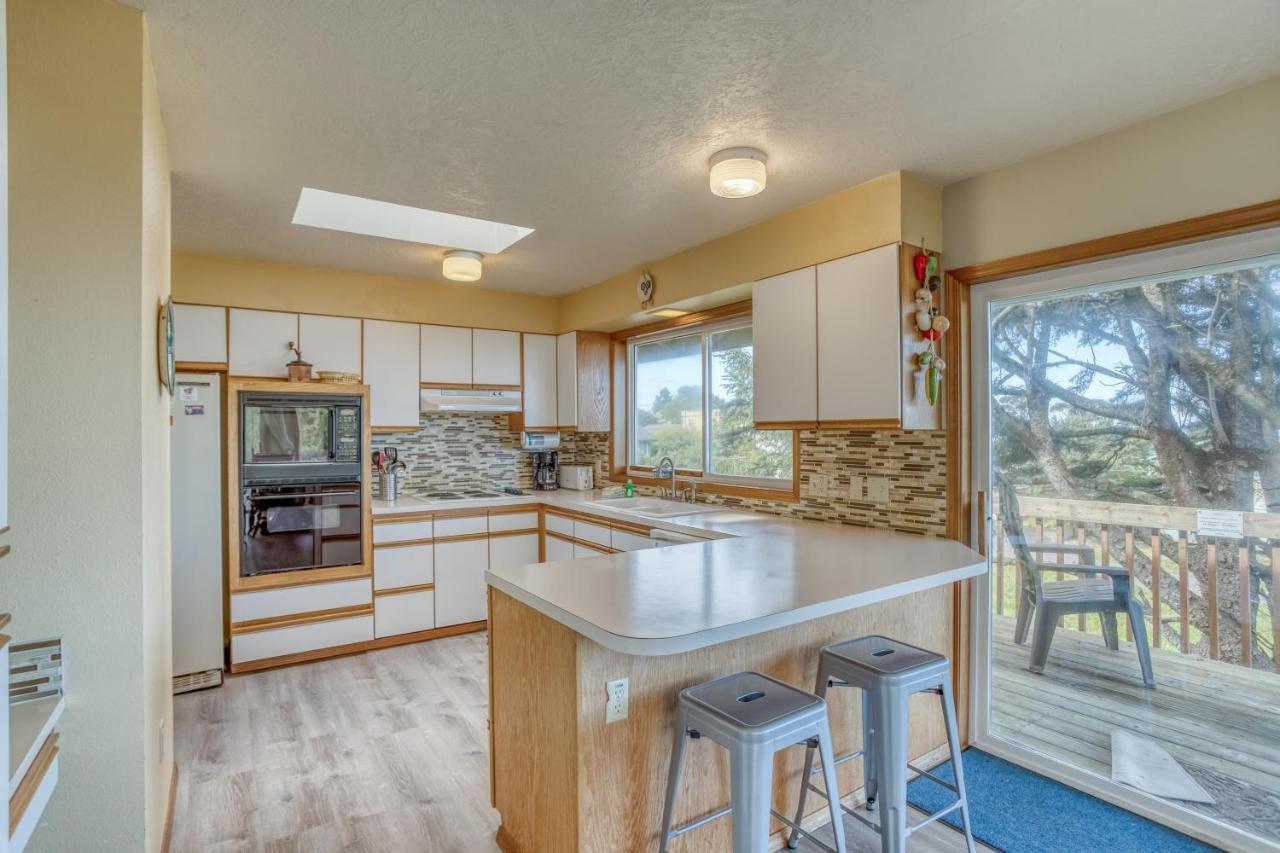 Peik's Place Lincoln City