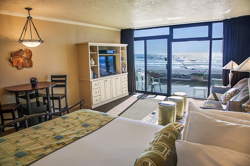 Hotel At Spanish Head 4*