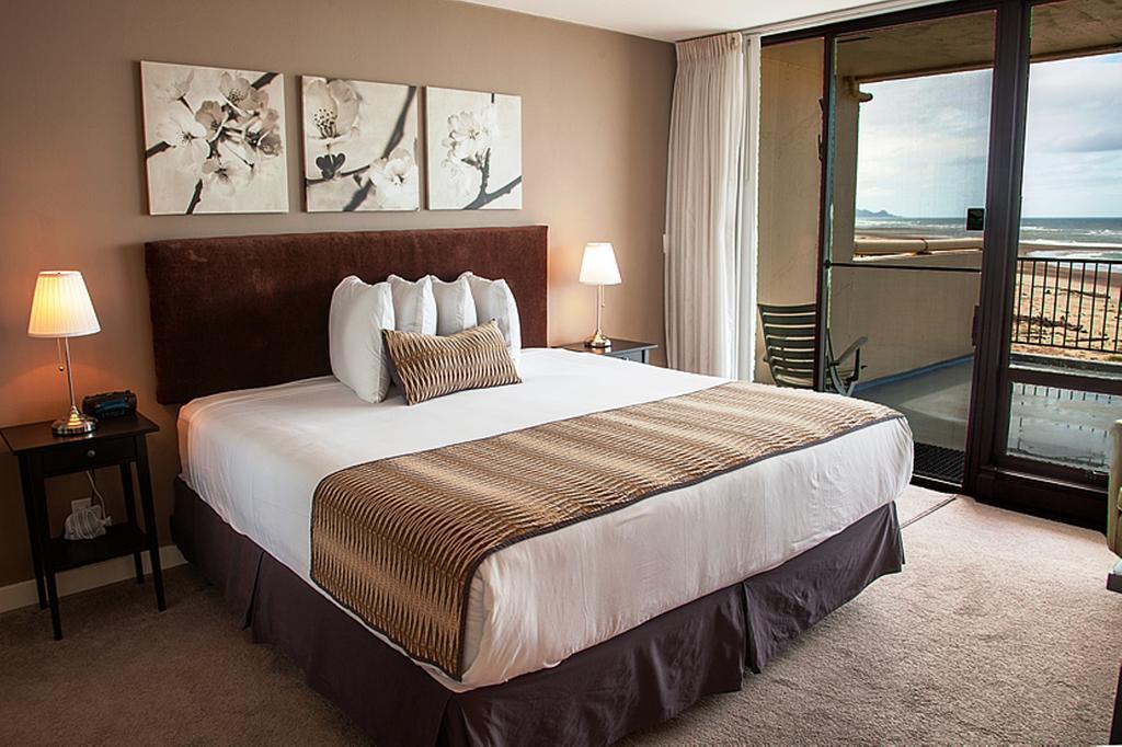 At Spanish Head Hotel 4*