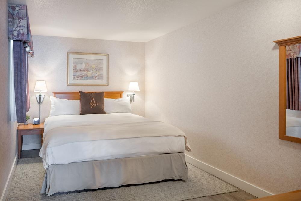 Surftides Hotel 4*