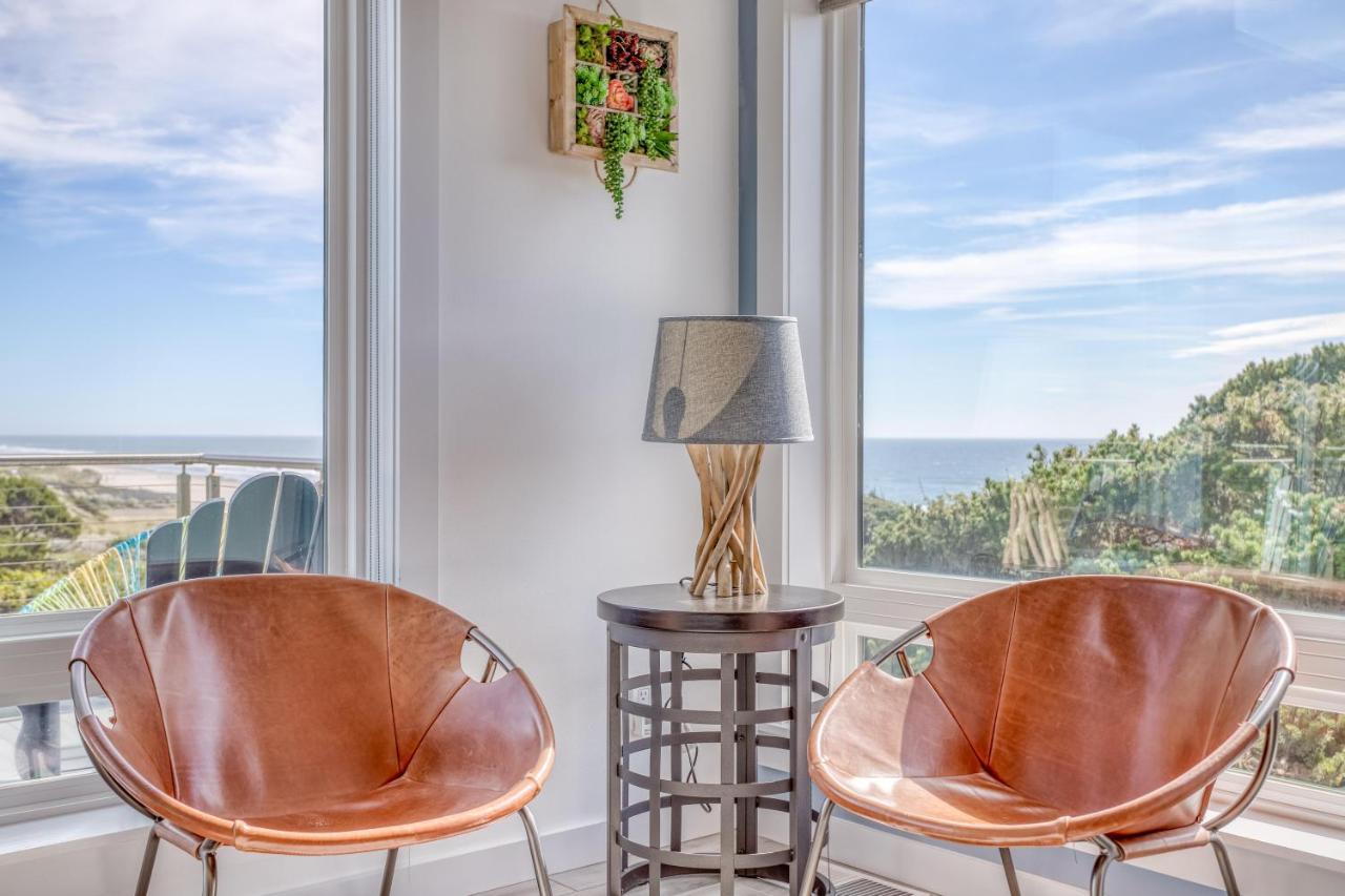 Breakwater House *