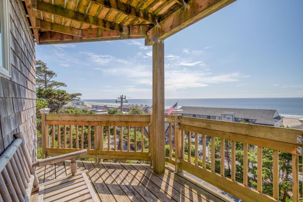 A Treehouse * Lincoln City