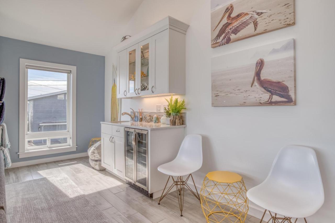 Breakwater House *