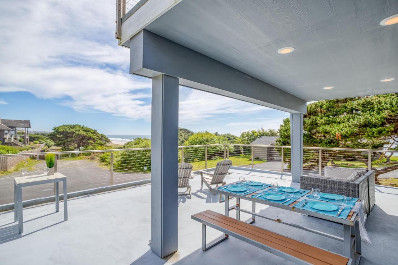 Breakwater House *
