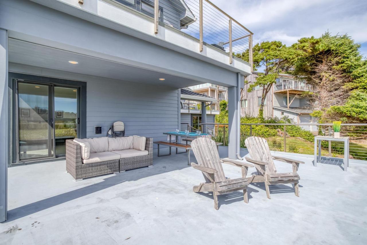 Breakwater House *