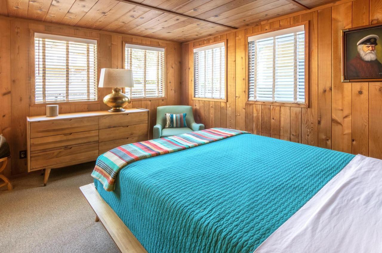 Holiday home Salal Bluff