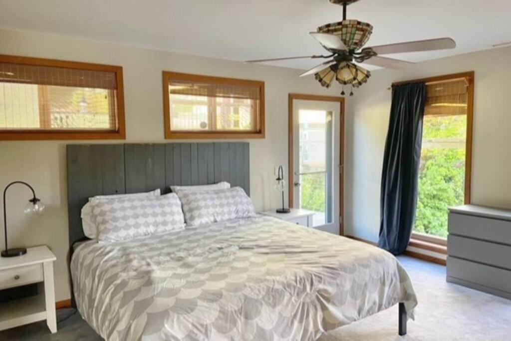 Stunning River Retreat On The Oregon Coast Apartment Lincoln City