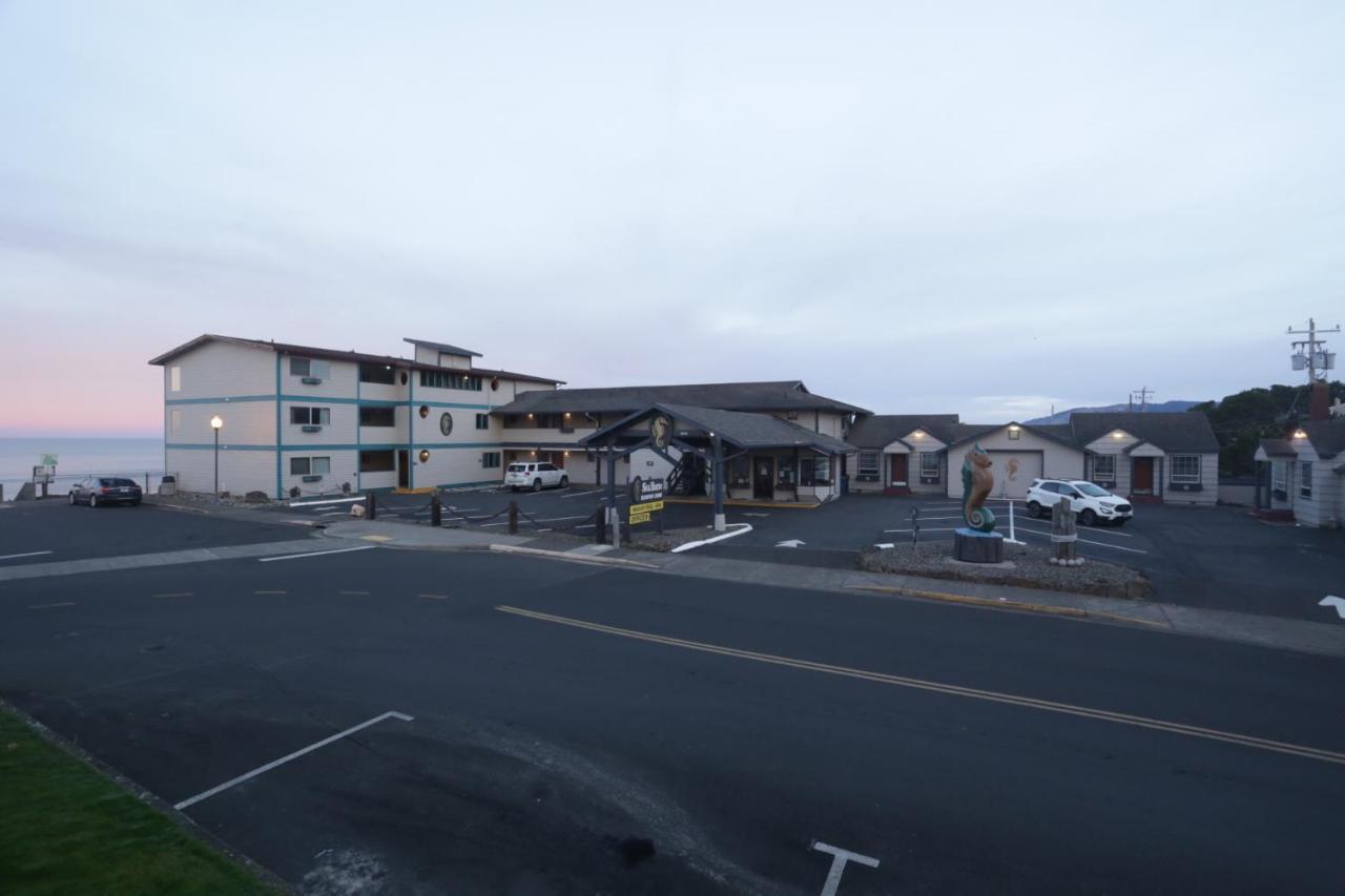 Seahorse Oceanfront Motel