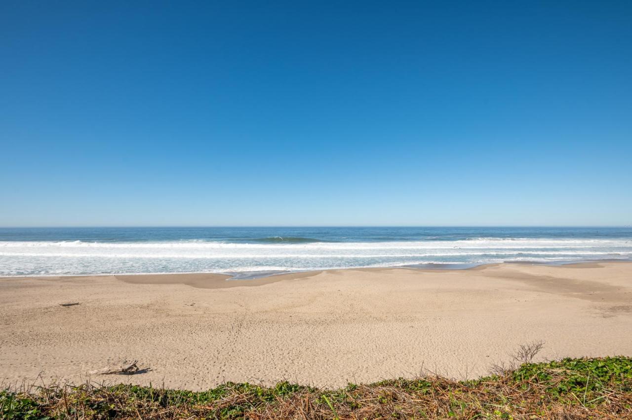 Sailor Jack Oceanfront
