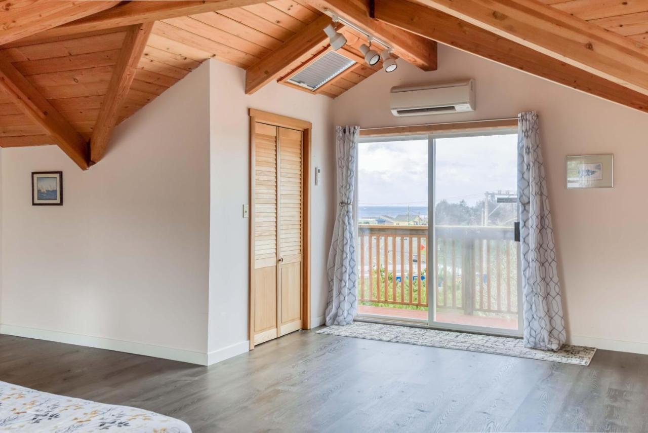 Holiday home And Sea