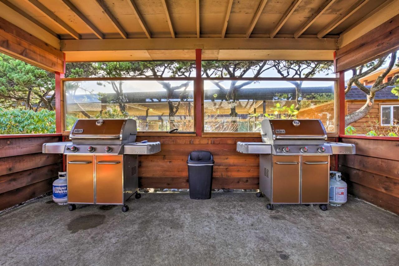 Oceanfront Oregon Retreat - Pool, Sauna And Patio! Apartment