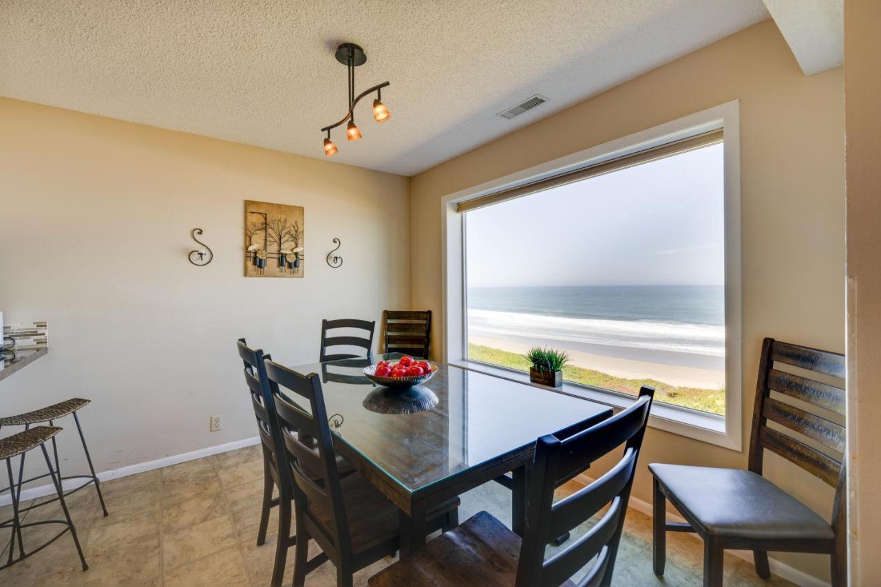With Ocean Views And Pool Access! Apartment Lincoln City