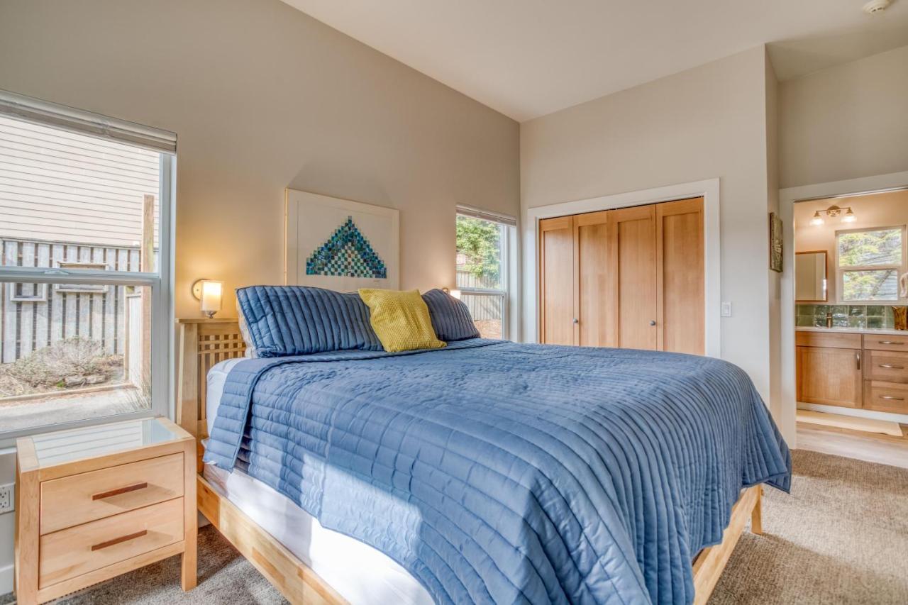 Halcyon House * Lincoln City