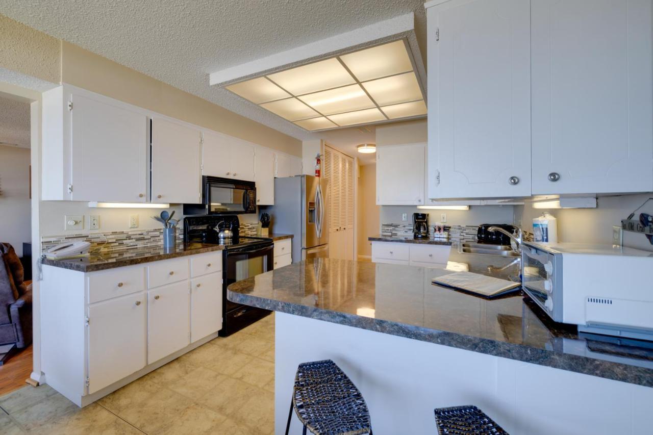 With Ocean Views And Pool Access! *