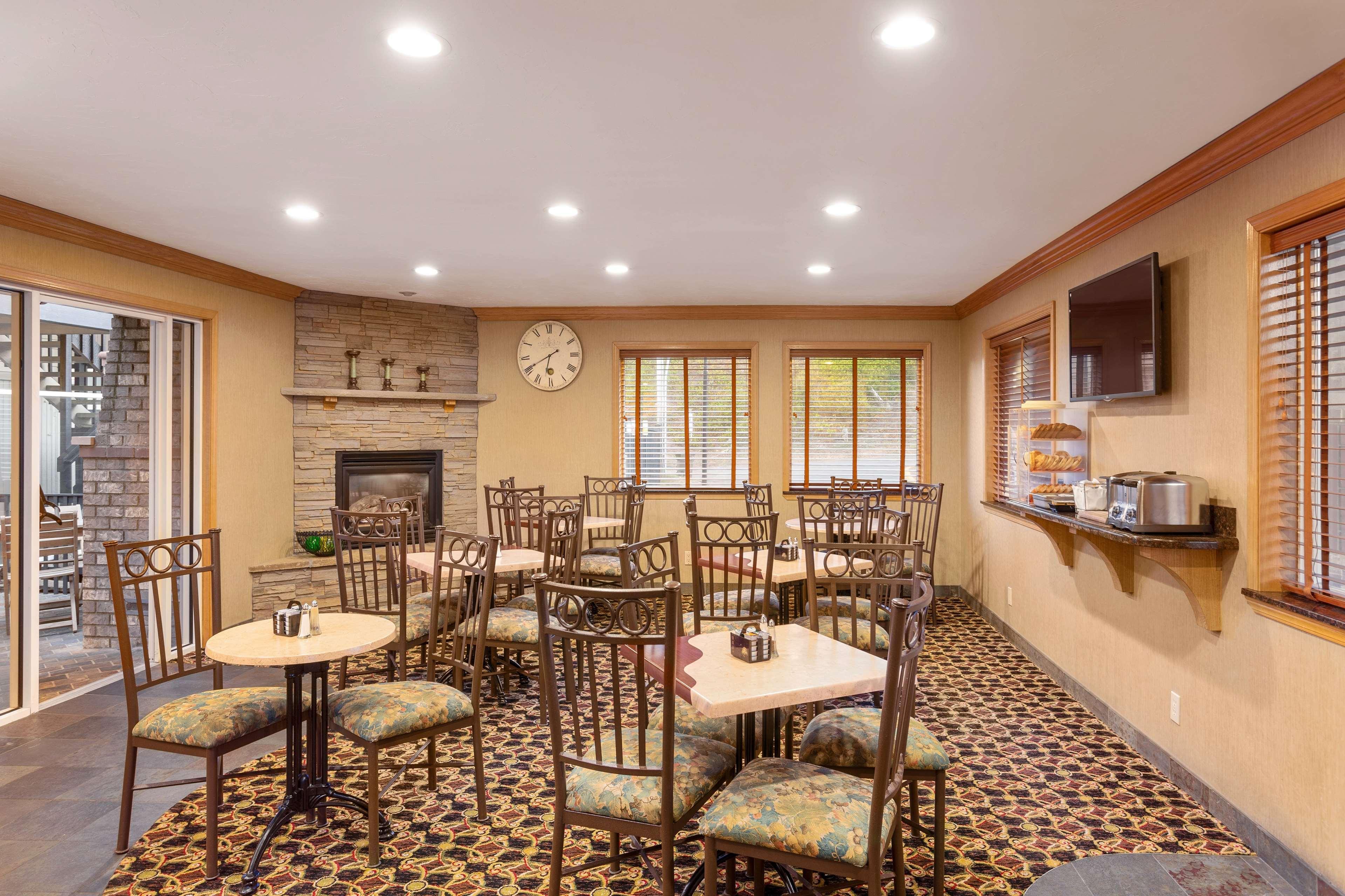 Sands Oceanfront Resort, Ascend Collection 3*
