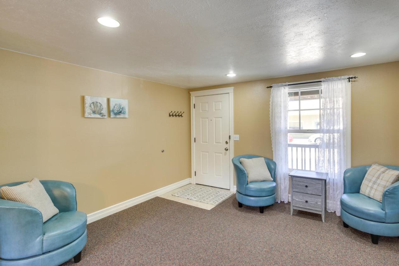 Holiday home Coastal With Spacious Deck!