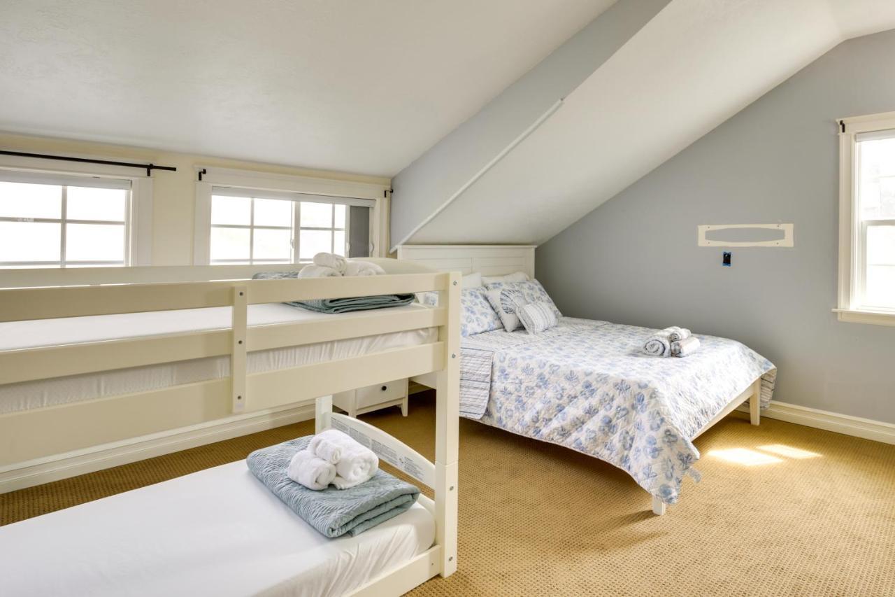 Holiday home Coastal With Spacious Deck! *