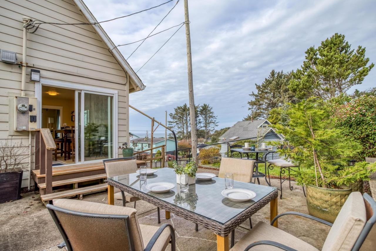 Bannikov House Lincoln City