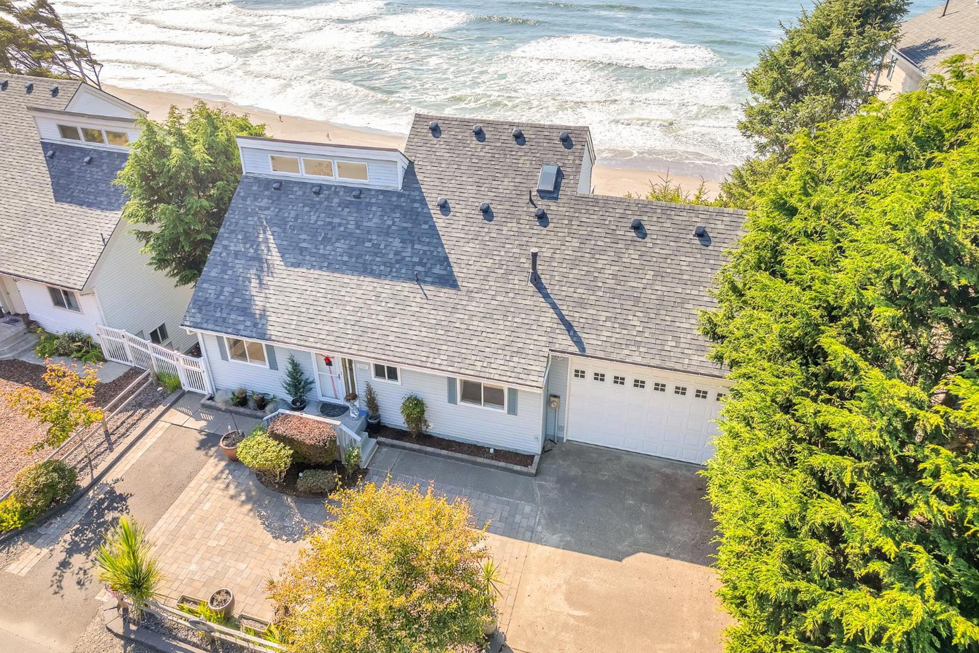 Cliff Side Sea Breeze Paradise Holiday home *