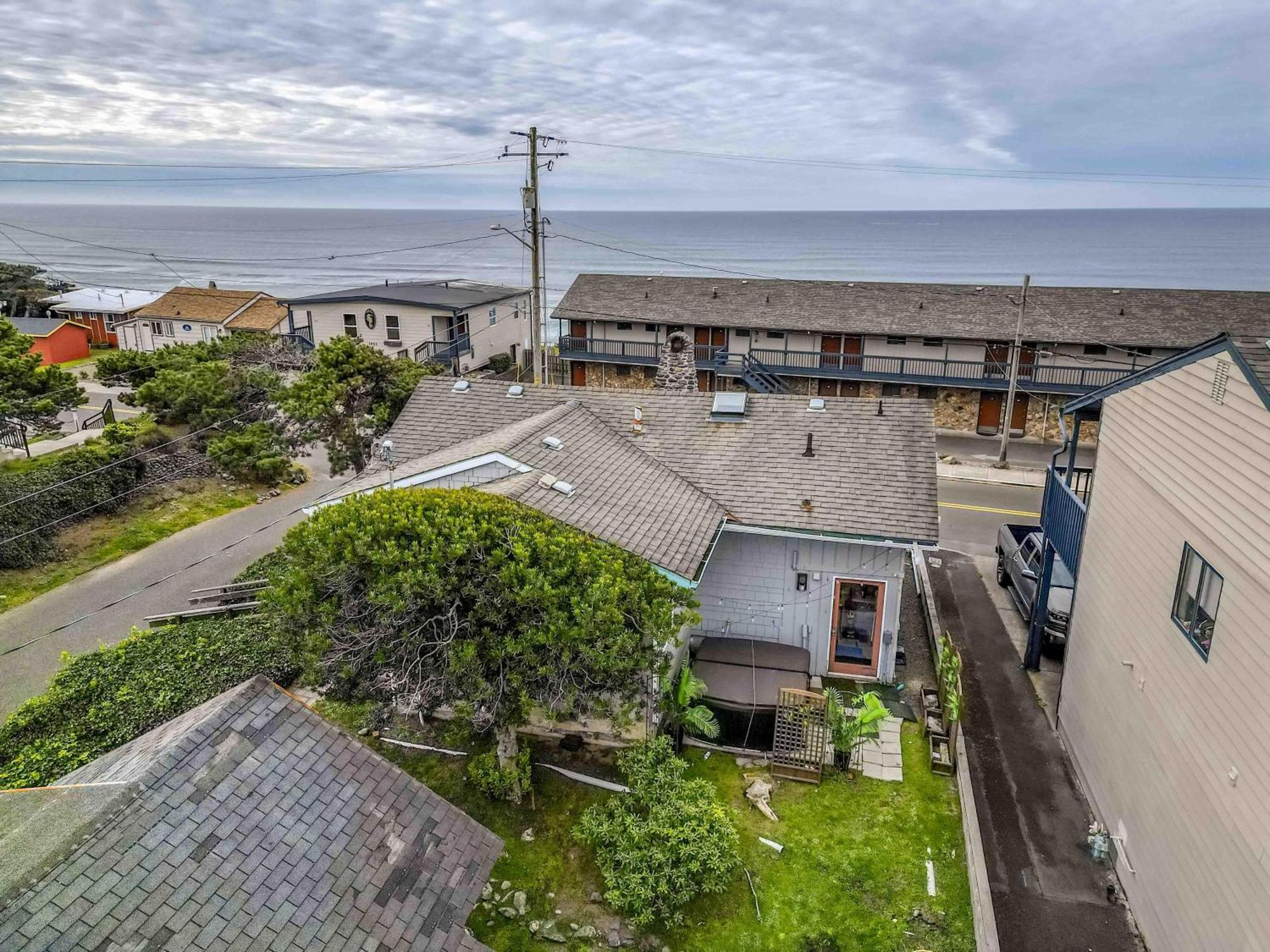 The Surf Shack * Lincoln City