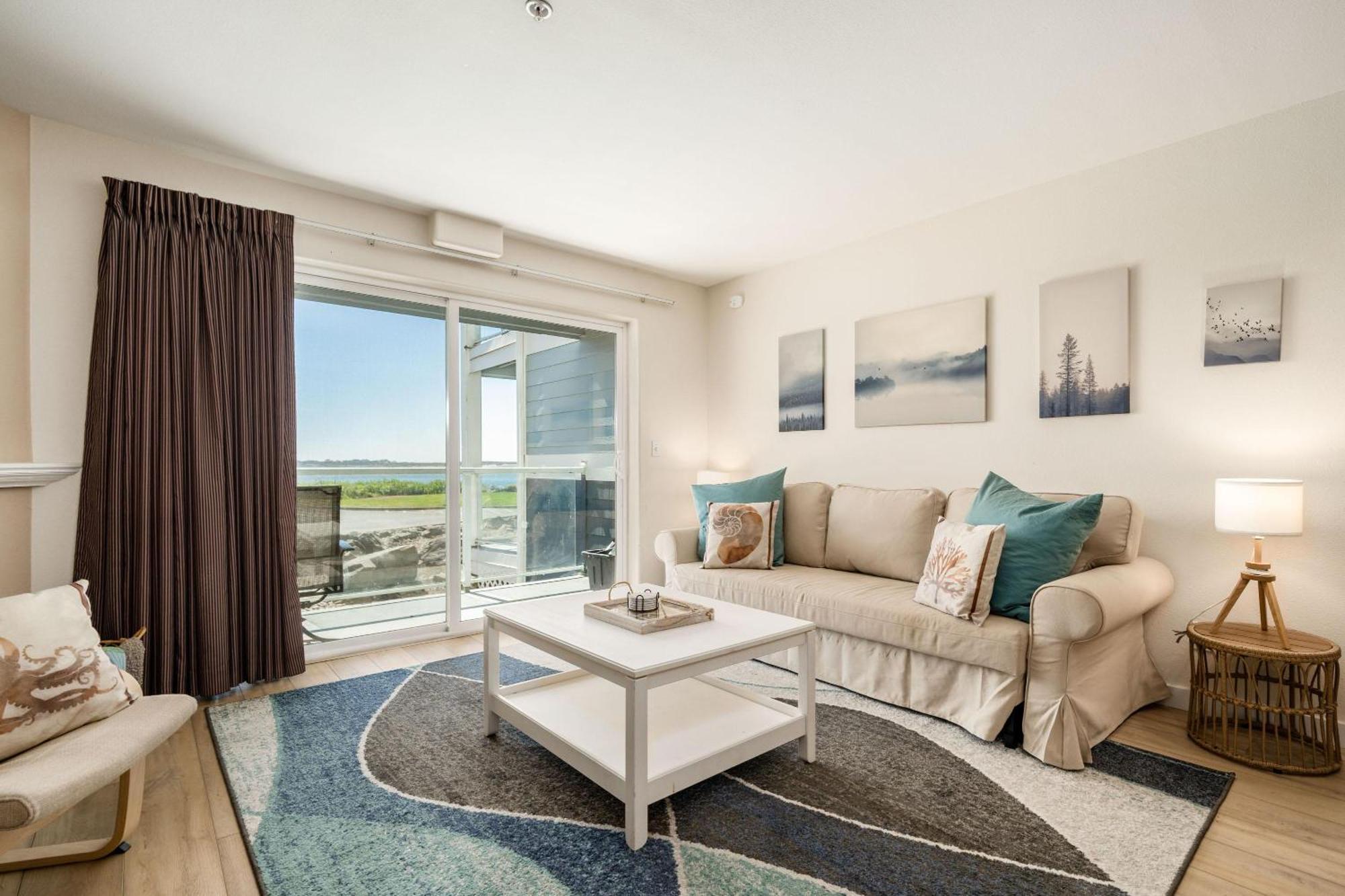 Apartment Waters Edge 103 *