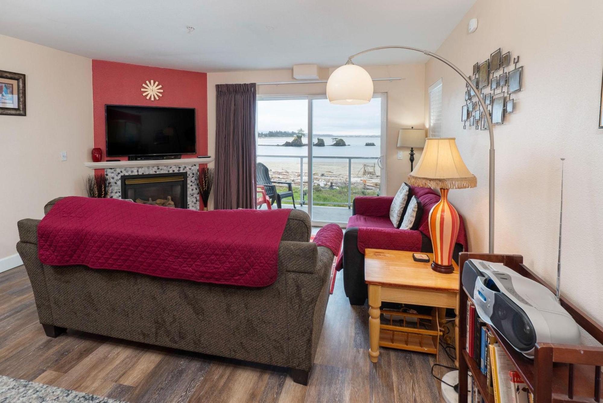 Waters Edge 207 * Lincoln City