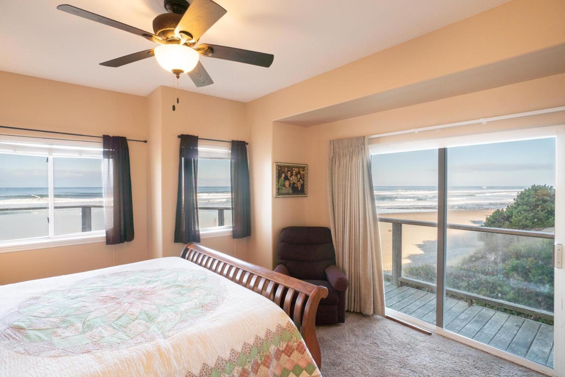 Holiday home Beach House *