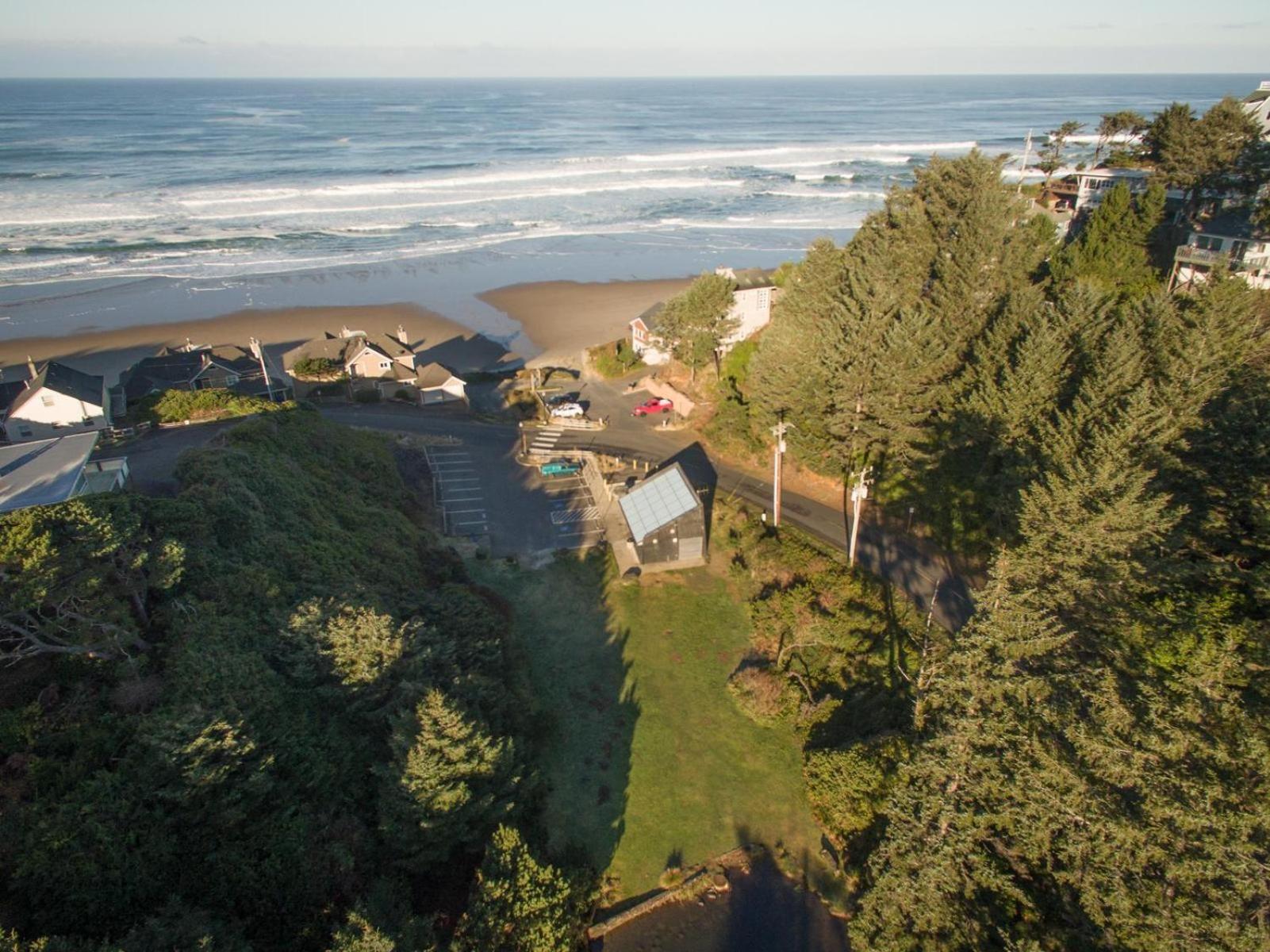 Beach House * Lincoln City