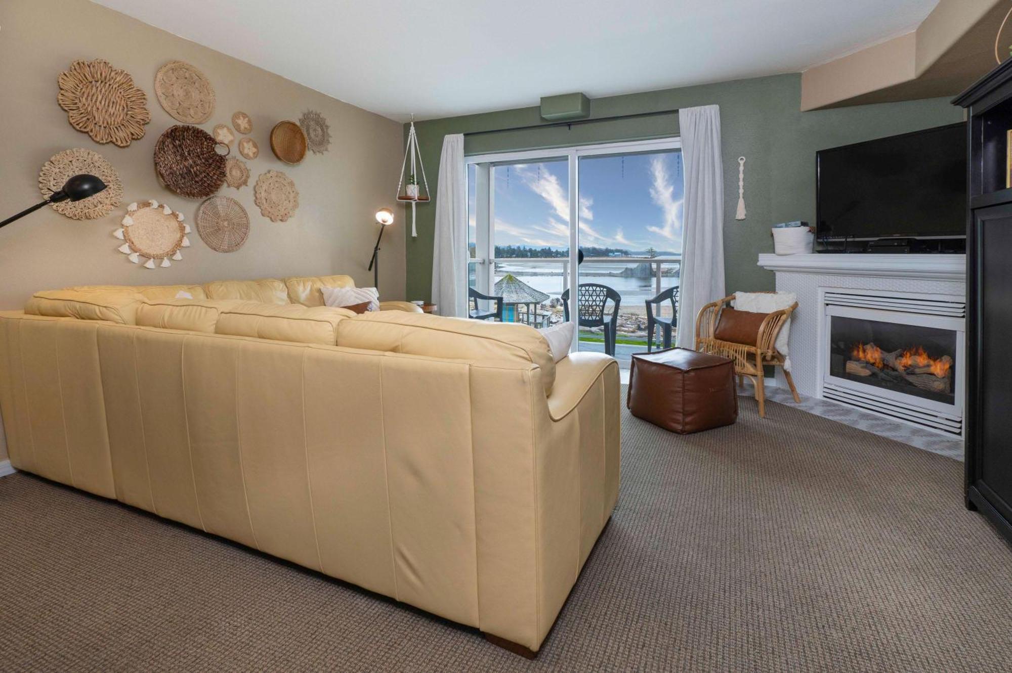 Waters Edge 304 * Lincoln City
