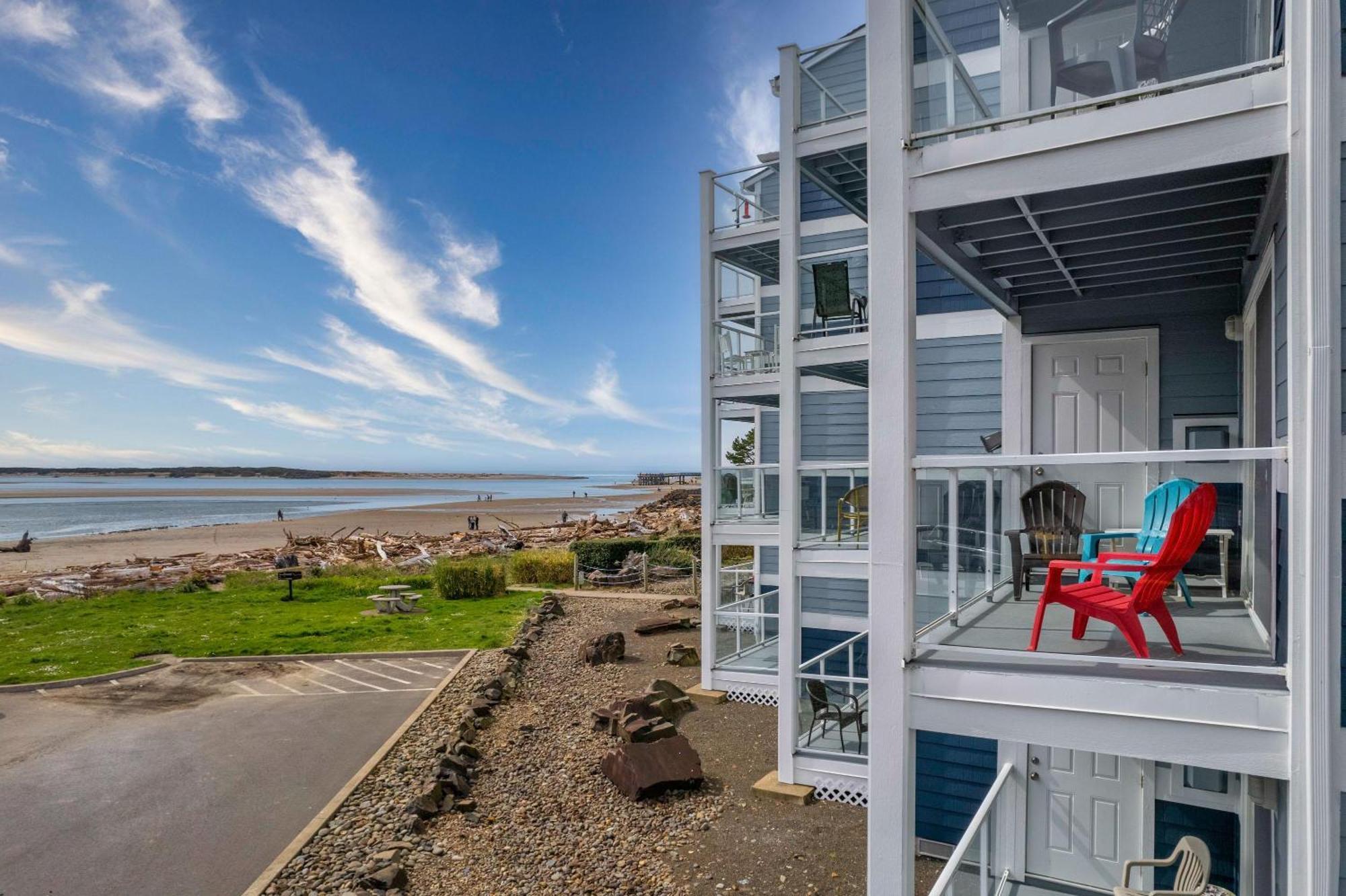 Waters Edge 304 Apartment Lincoln City
